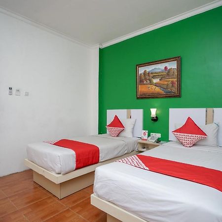 OYO 575 Blessing Hotel Palembang Exterior foto