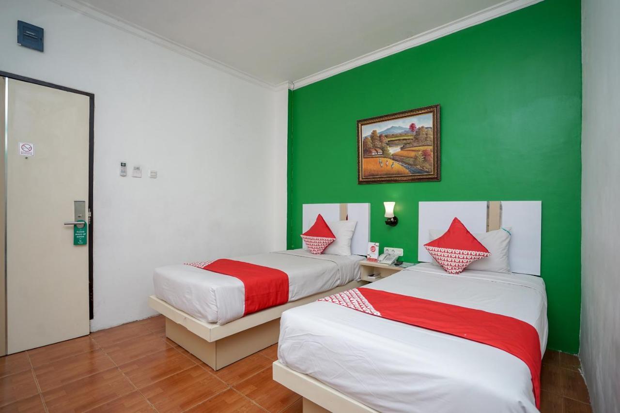 OYO 575 Blessing Hotel Palembang Exterior foto