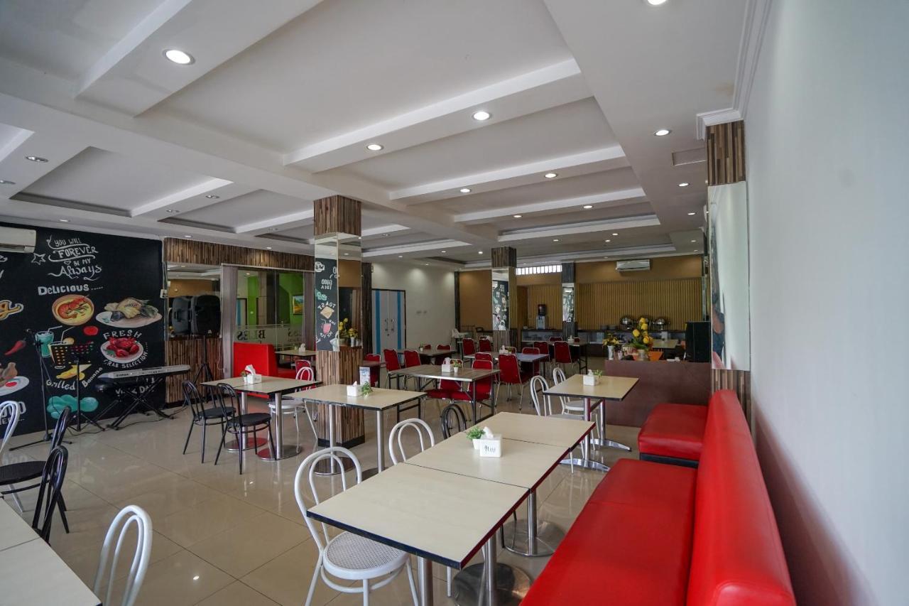 OYO 575 Blessing Hotel Palembang Exterior foto