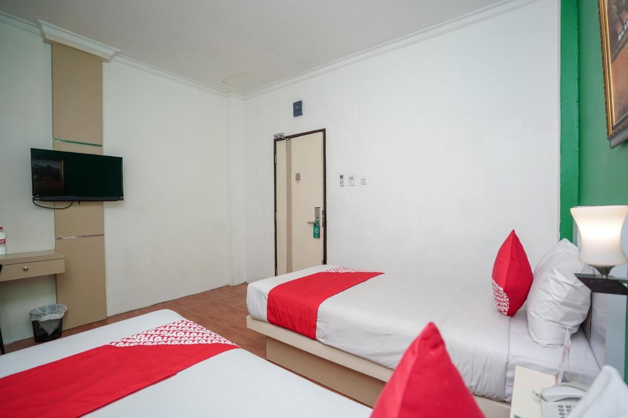 OYO 575 Blessing Hotel Palembang Exterior foto